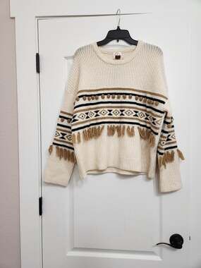 NWT Driftwood women's Geometric 3D Tassel Pom-Pom Knit Pullover Sweater Size L
